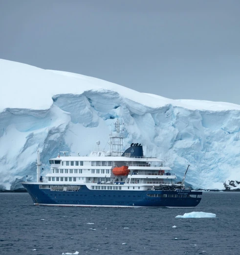 Ijsberg-cruise-Antarctica