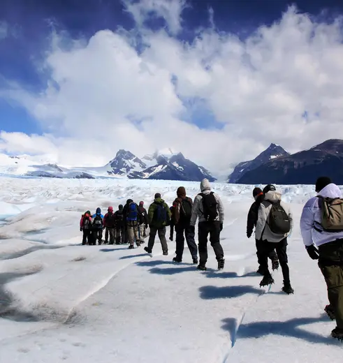 Hiken op de Perito Moreno gletsjer in Argentinië