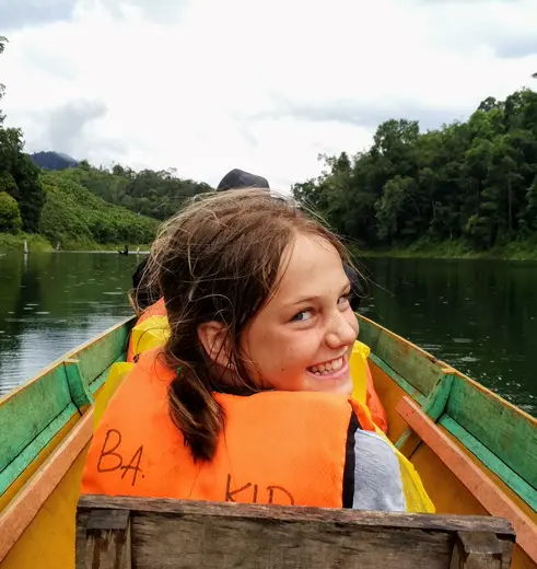 In een bootje in Batang Ai NP