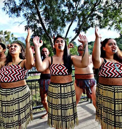 Maori bij Lake Taupo in Nieuw-Zeeland