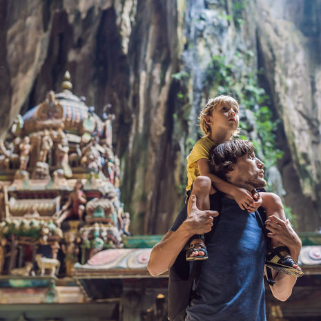 Vader met zoon Batu Caves, Maleisie