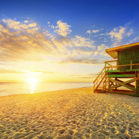 Zonsopgang bij een strandhuisje in Miami, Florida, Amerika