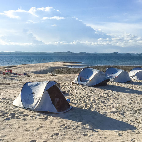 Slapen in een tentje op het eilandje Koh Kye in Thailand