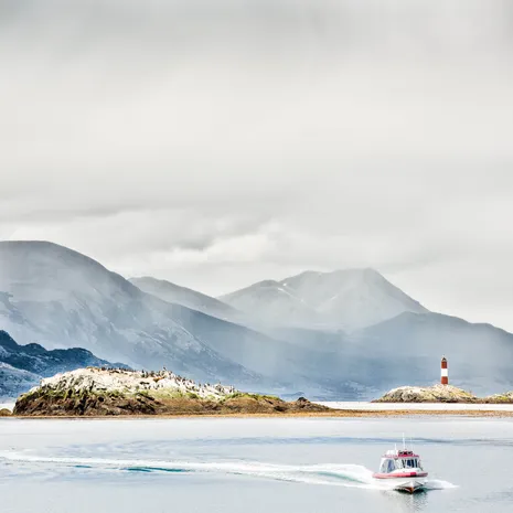 Faro con Barco in Ushuaia, Argentinië