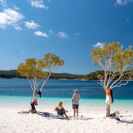 Het witte zandstrand van Lake McKenzie, Australië - © Tourism Australia