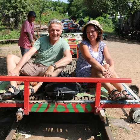 Op het bamboetreintje in Cambodja