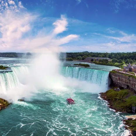 Uitzicht vanuit de helikopter op de Niagara Falls, Canada