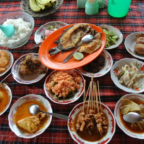 Genieten van Padang food op Sumatra