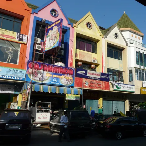 Indonesie-Kalimantan-Balikpapan-huizen