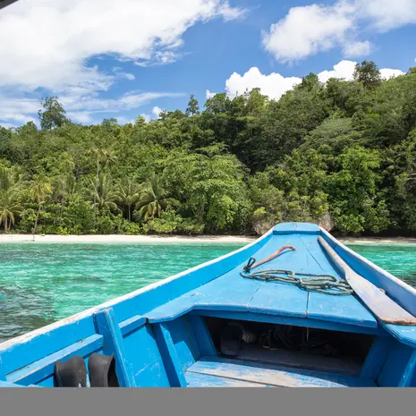 Indonesie-Sulawesi-Togian-eilanden-bootjeblauw