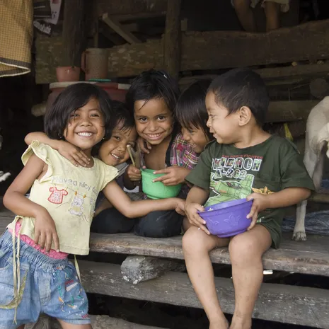 Kindjes in Waikabubak op Sumba