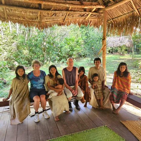 Inheemse familie in de Jungle Lodge Corto Maltes