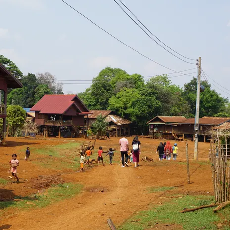 Wandelen tijdens deze excursie langs verschillende etnische minderheden, bijzonder om te zien en te horen hoe zij leven.