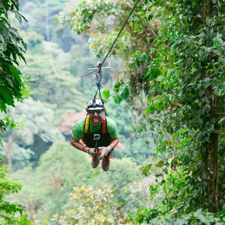 Zweven door de boomtoppen bij de Arenal
