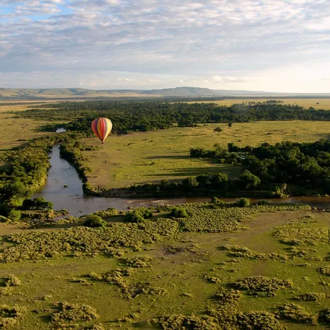 Vlieg boven het Masai Mara reservaat, Kenia
