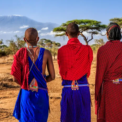 Masai met de Mount Kilimanjaro in Tanzania