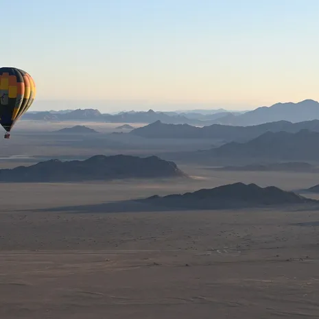 Luchtballonvaart boven de Sossusvlei in Namibie