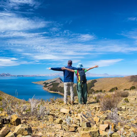 Uitzicht op het Titicacameer in Bolivia