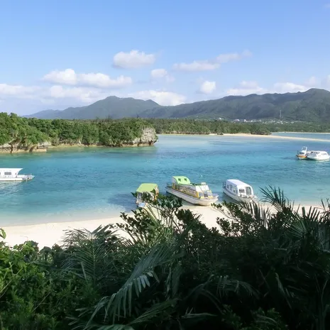 Uitzicht bij Okinawa, Japan