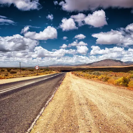 Rustige wegen in de Karoo in Zuid-Afrika