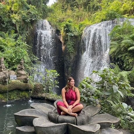 Chanel in Bali Ubud waterval