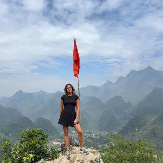 Collega Sofie tijdens de Ha Giang Loop, Vietnam