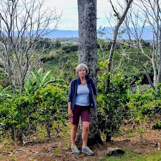 Ingrid bij de ananasplantage in Puerto Viejo de Sarapiquí
